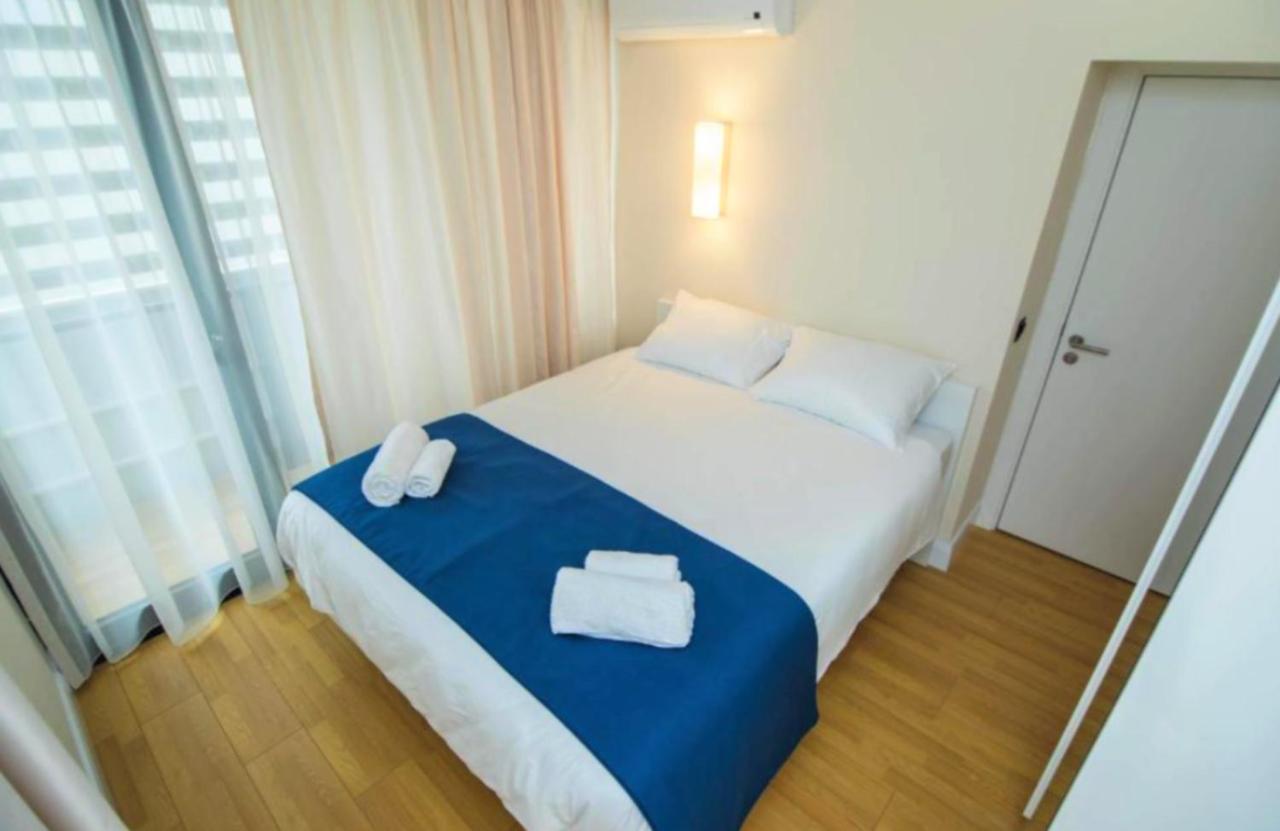 Orbi City Sea Side & Sea View Apartments Batumi Esterno foto