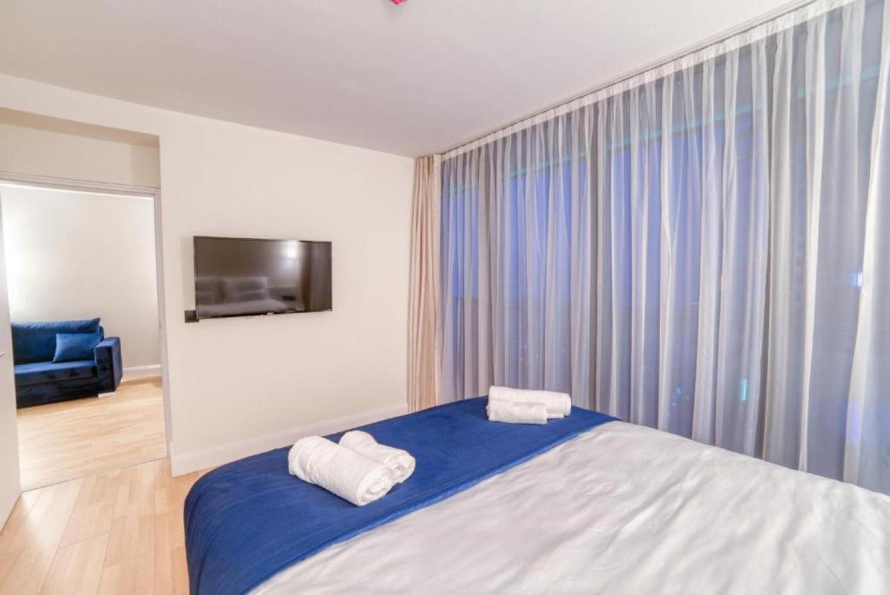 Orbi City Sea Side & Sea View Apartments Batumi Esterno foto