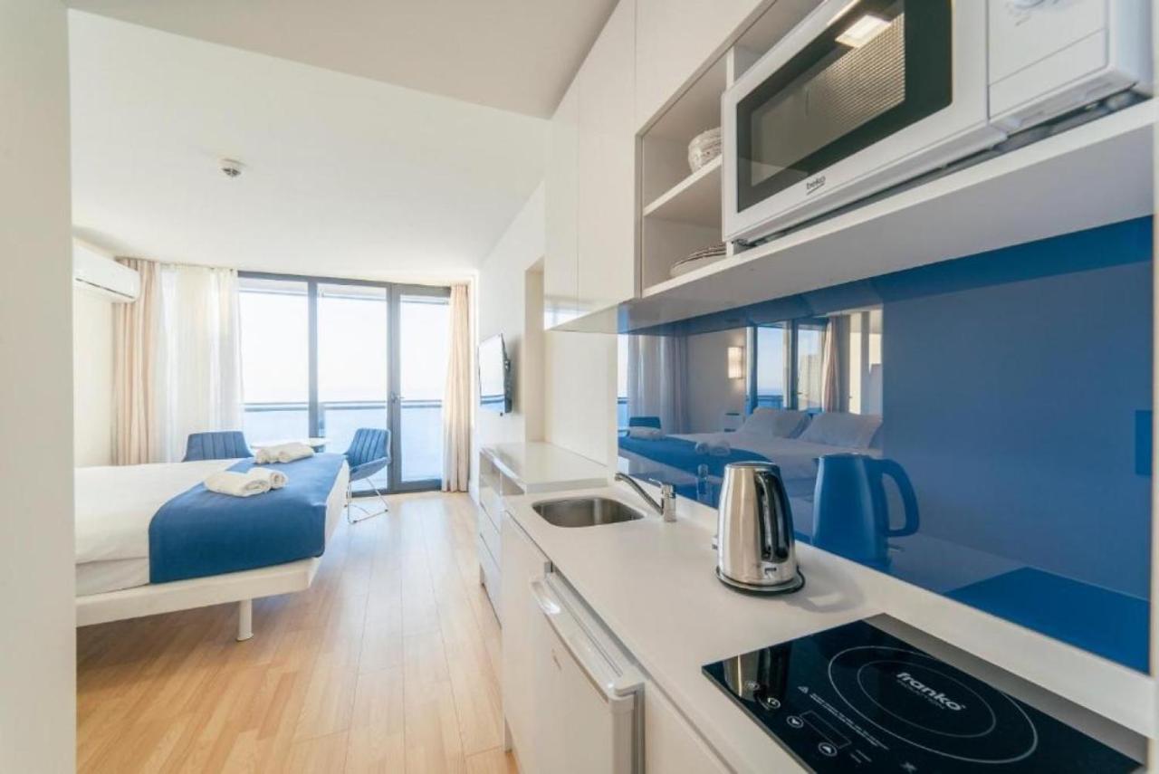Orbi City Sea Side & Sea View Apartments Batumi Esterno foto