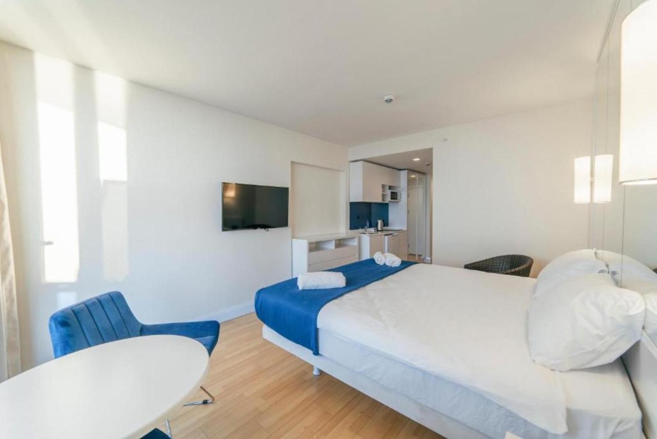 Orbi City Sea Side & Sea View Apartments Batumi Esterno foto