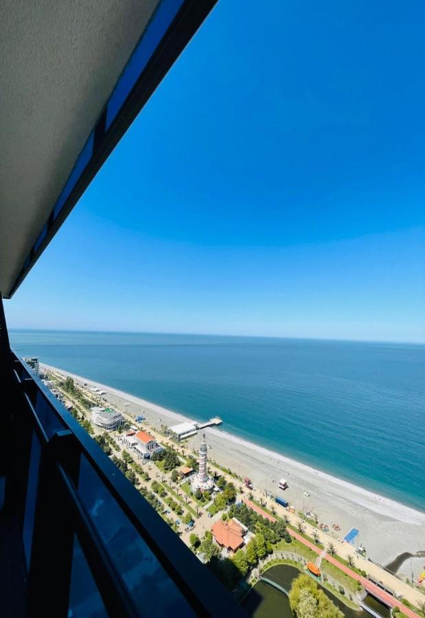Orbi City Sea Side & Sea View Apartments Batumi Esterno foto