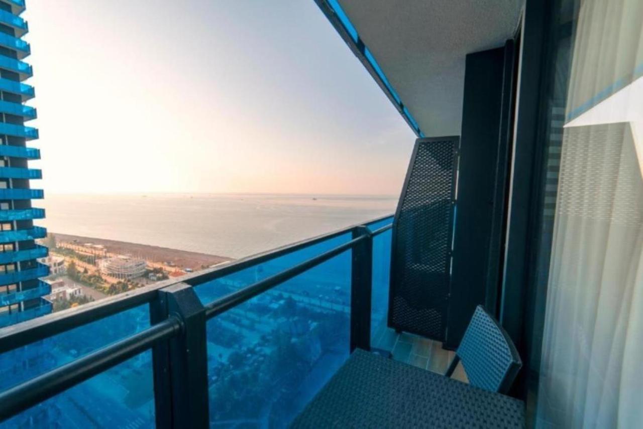 Orbi City Sea Side & Sea View Apartments Batumi Esterno foto