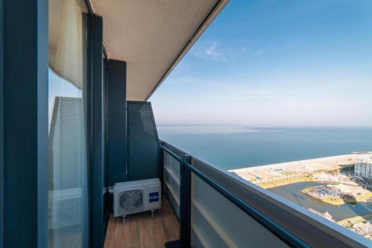 Orbi City Sea Side & Sea View Apartments Batumi Esterno foto