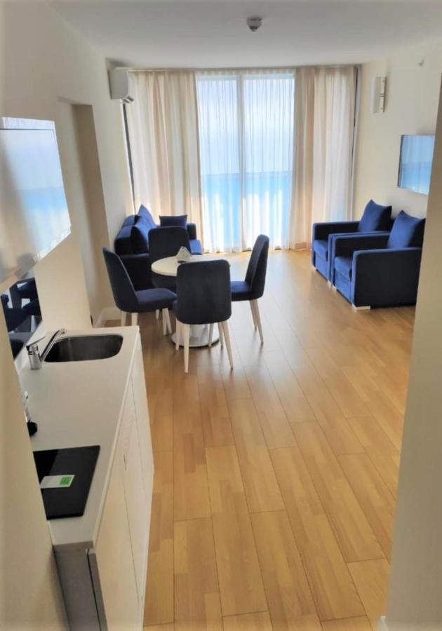 Orbi City Sea Side & Sea View Apartments Batumi Esterno foto